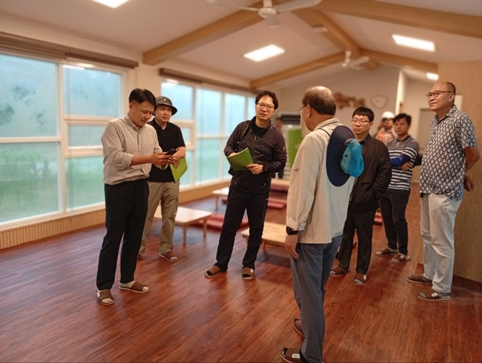 사진3.6월 11일(현지시간)캄보디아 씨엠립주에 위치한 자연휴양림 ODA 사업지 점검 사진.png
