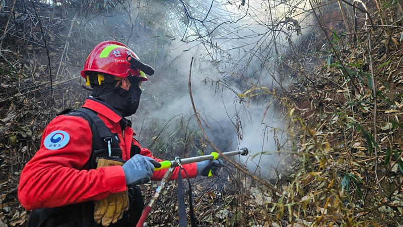 사진1. 산불진화근경.png