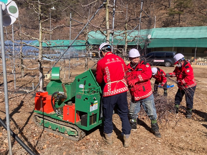 영농부산물 수거파쇄 (1).jpg