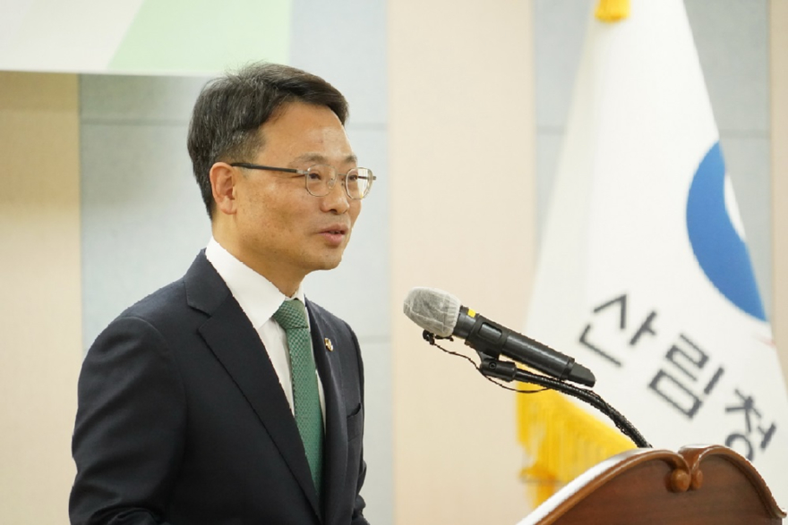 사진2. 박은식 산림청장이 3일 정부대전청사 제37대 산림청장 취임식에서 취임사를 하고 있다.jpeg
