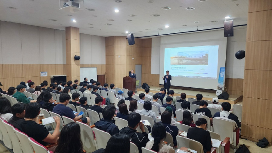 사진1._산림청은_우수한_지역_인재_확보를_위해_2027년_준공_예정인_‘국립새만금수목원_채용_사전설명회’를_개최했다.jpg