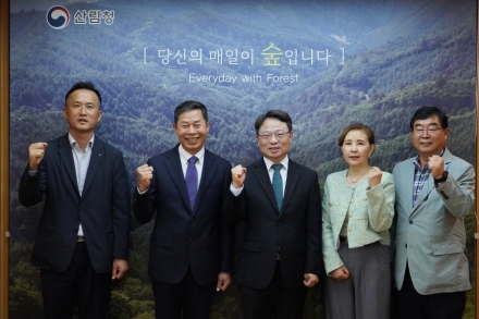 박은식 산림청장, 불법·불량 수입 합판 유통 차단 위한 목재산업계 간담회 주재