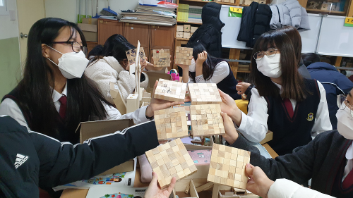 학교에서 목재교육은 이렇게 합니다.