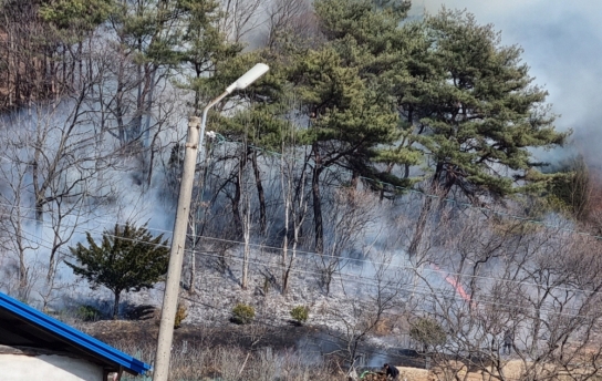 충남 공주시 정안면에서 산불발생... 진화완료