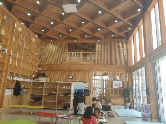 지역문화시설 국산목재로 바꿔드립니다 !