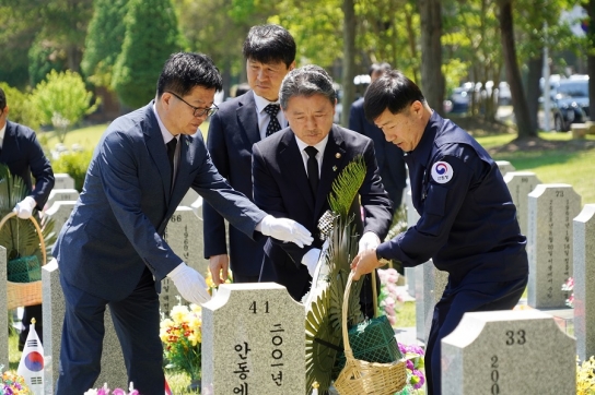 남성현 산림청장, 국립대전현충원 참배